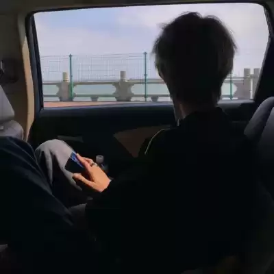 钟由希